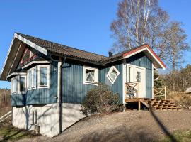 Nice Home In Uddevalla With Kitchen, hotel v destinácii Sundsandvik