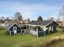 Stunning Home In Hadsund With Wifi