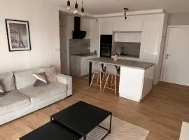 Appartement 2 chambres dans résidence avec piscine et parking