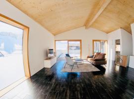 3 bedroom condo in front of Obersaxen ski resort, alojamento para férias em Obersaxen