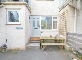 Couples getaway in central Windermere, ground floor flat with parking