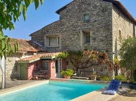 La Picholine chambre Provence, hotel with parking in Courry