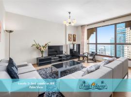 Lovely 2-bed condo in JBR - 5 mins from beach - Palm View!, hotel in zona Jumeirah Beach Residence Tram Station 1, Dubai