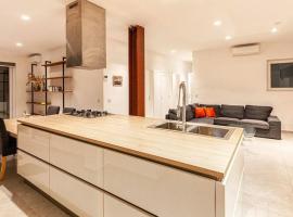 Modern 3 BED & 2 BTH APT Sliema, hotel i Sliema