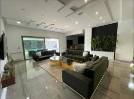 Villa avec piscine et Jacuzzi Tunis, place to stay in Mornag