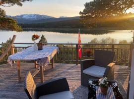 Drømmehytta på Senja, hotel a Tranøya