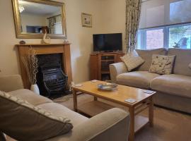 Grayz Townhouse - Free onsite parking for 2 cars, cottage in Lincoln