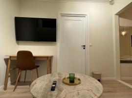 Bedroom, livingroom and separate bathroom, homestay in Fredrikstad