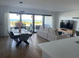Apartment Alcaidesa LINKS II First Line Amazing sea and golf view, ξενοδοχείο σε San Roque