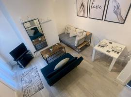 Self Contained 1 Bedroom Duplex, departamento en Leicester
