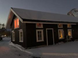 Lofoten- Feriehus Fjøsen, cabaña o casa de campo en Ørsvåg
