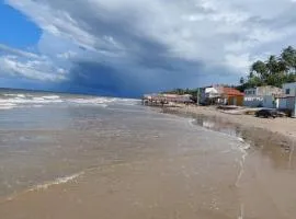 Casa na Praia com Super Piscina, em Condomínio Fechado.