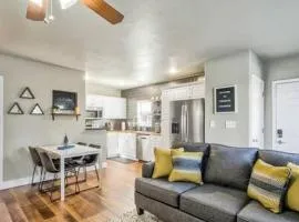 Vibrant Watermelon - Hot Tub, BBQ-Grill, King-Bed, Backyard, Parking