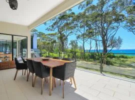 Beachfront Haven On Collingwood Beach