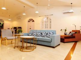 4 Rooms, 5 Mins from beach, with Pool Table, hotel in Colva
