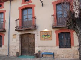 Posada Casa Juanes, cheap hotel in Valdealvillo