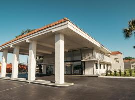 키시미에 위치한 호텔 Developer Inn Express Fundamental, a Travelodge by Wyndham