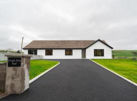 Dingle Way Rest ,Luxury holiday home, хотел в Дингъл