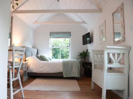 Mulberry Studio, hotel with parking in Hawkhurst