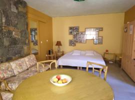 Chambre indépendante, Cama e café (B&B) em Porto Novo