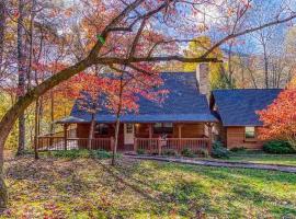 A Cowpoke's Dream cabin, hotel with parking in Sevierville