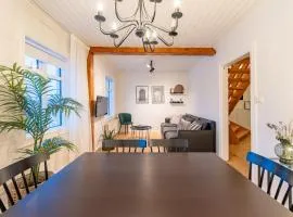 Day Dream Central Akureyri Three Bedroom Apt