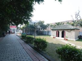 Awadh Punch Garden Cafe, hótel í Lucknow