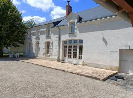 La Belle de la Gaieté, pensionat i Loches