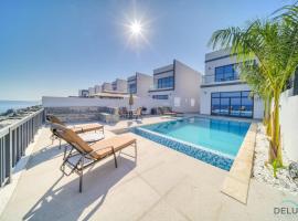 Dazzling 4BR Villa with Assistant’s Room at Al Dana Villa Sharm, Fujairah by Deluxe Holiday Homes, hotel en Fujairah