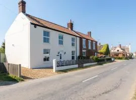 4 Bed in Sea Palling 91480
