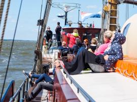 Segelschiff Weisse Düne, boat in Neppermin