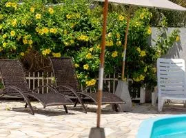 Sobrado com Piscina - Pontal do Parana