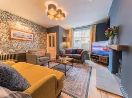 Tastefully decorated, family friendly property, central Kirkby Lonsdale, parking and EV charger