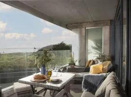 Oceans Eleven - Sea view - Secure parking - Footsteps from beach