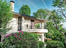 Open-air bath & Private hot-spring Villa in Hakone, hotel v destinaci Onsensō
