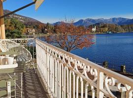 Casa Celeste by Quokka 360 - flat with a view of Lake Lugano, hotel v mestu Caslano