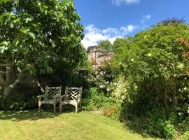 Luxury one bed garden flat-private parking