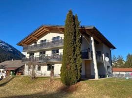 Natura Aparts, hotel with parking in Stanzach