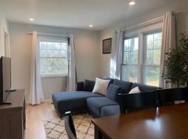 Silver Spring Serene 2BR 2BA, Nature And Access, hotel in Silver Spring