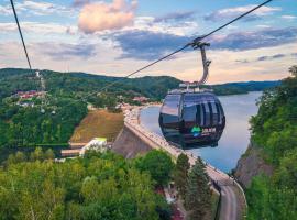 Apartament z tarasem i pokoje KLIMATYZOWANE -Drozd&oacute;wka Solina, hotel que accepta animals a Solina