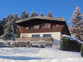 Chalet familial à Megève, vue sur le village, hotel in Megève