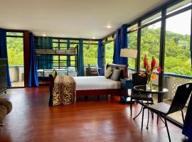 Ngermid Oasis- 1BD, Beautiful Lodge, Amazing Views, hotel con estacionamiento en Koror