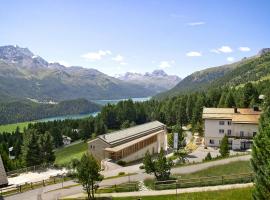 Berghotel Randolins: St. Moritz şehrinde bir otel