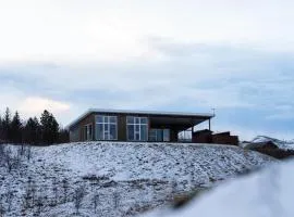 Golden Circle Villa - Hot Tub & Sauna