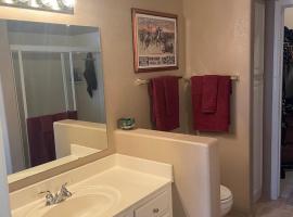 Scottsdale Retreat, serviced apartment in Scottsdale