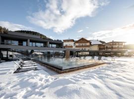 Hotel Viertler, family hotel in Avelengo