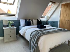 Central Warwick, Free Parking and Roof Terrace, hotel di Warwick