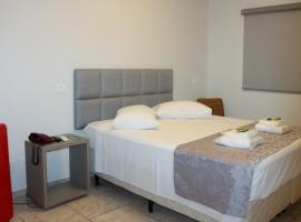 Optimum Plaza Hotel, hotel with parking in Monte Alto