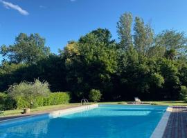 Terrasse avec vue Domaine Viticole, hotel con parcheggio a Sallèles-dʼAude