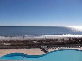 GRAND STRAND FUN WITH SO MUCH TO DO - EVEN PICKLEBALL!, apartment in Myrtle Beach